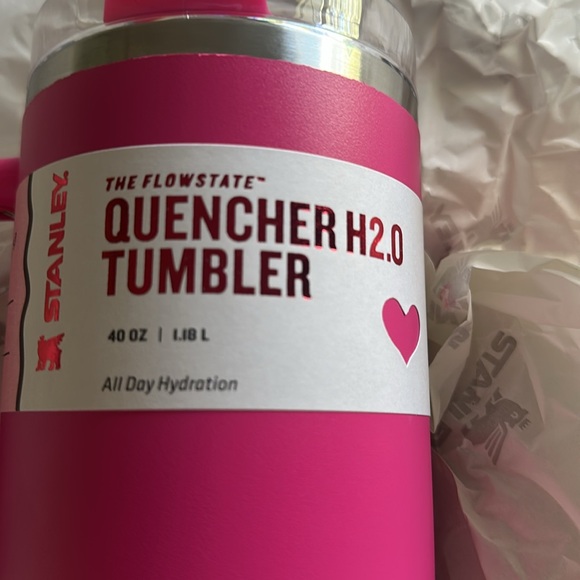 40 oz. Stanley, Cosmo Pink, limited edition, new in original box. - Picture 5 of 5